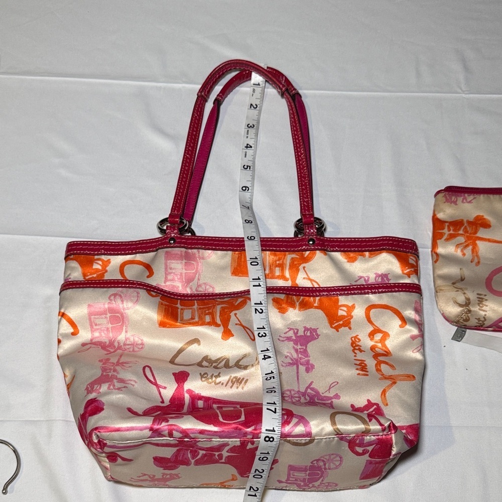 Coach Horse & Carriage Sateen Tote With Matching Pouch F14892 - Picture 12 of 17